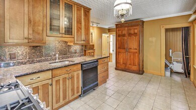 538 Main Rd in Greenport, NY - Building Photo - Building Photo