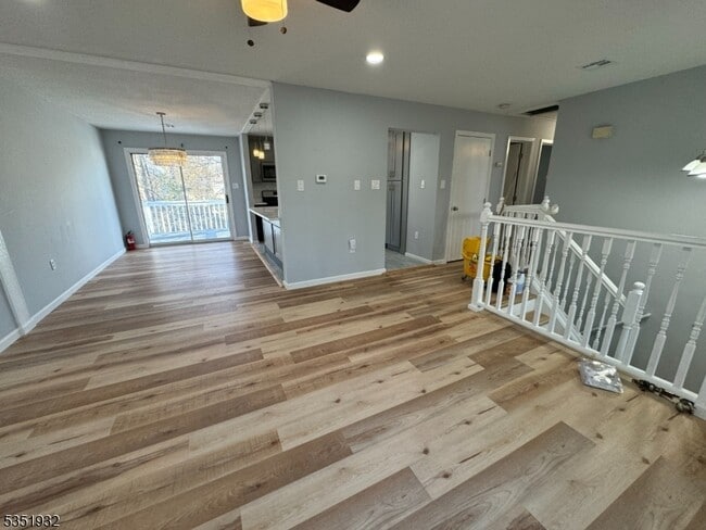 589 Lake Shore Dr in Parsippany Troy Hills, NJ - Building Photo - Building Photo