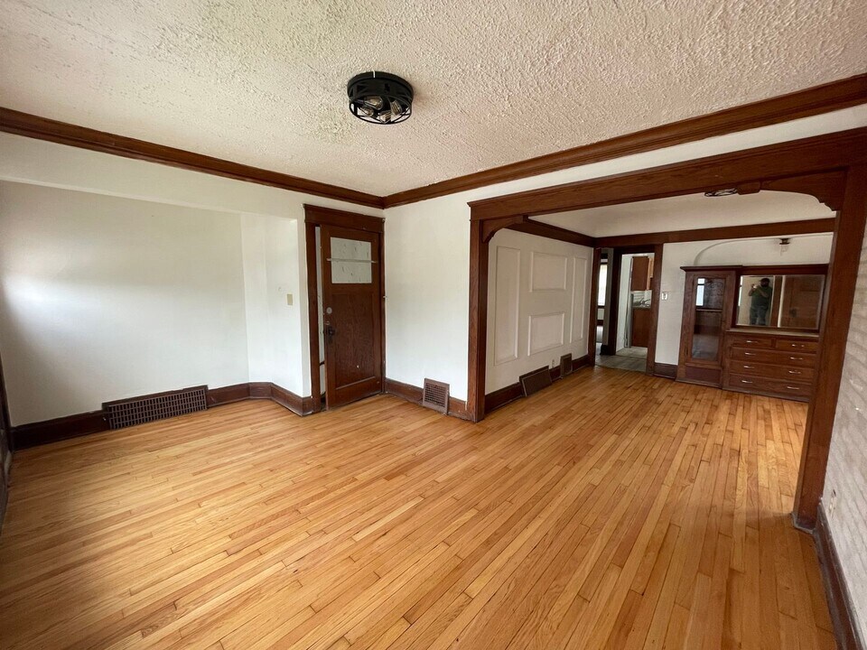 3600-3602 N Port Washington Rd-Unit -3602 N Port Washington Rd (upper) in Milwaukee, WI - Building Photo