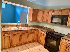 135 Coralwood Cir in Kissimmee, FL - Building Photo - Building Photo