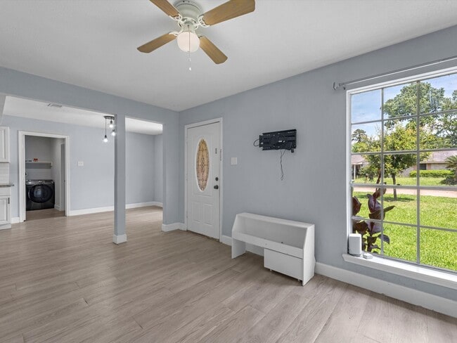4431 Oak Shadows Dr