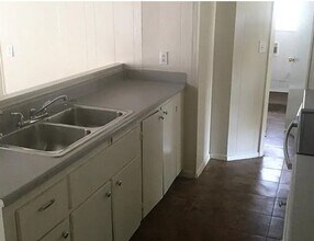 707 Westchester St in Taylor, TX - Building Photo - Building Photo