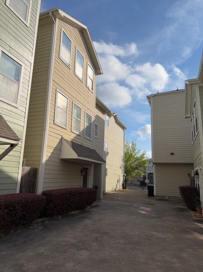property at 1828 Fletcher St