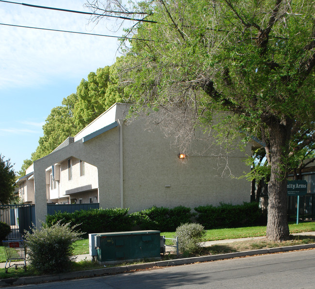 2 Units in Pasadena, CA - Foto de edificio - Building Photo