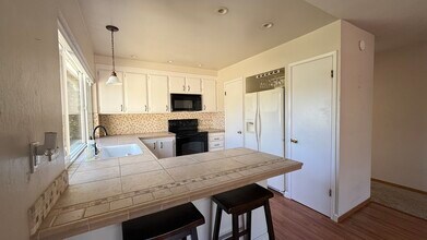 672 Swallow Dr in Livermore, CA - Building Photo - Building Photo