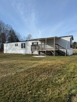 14 Clifton Manor Dr in Gouldsboro, PA - Building Photo