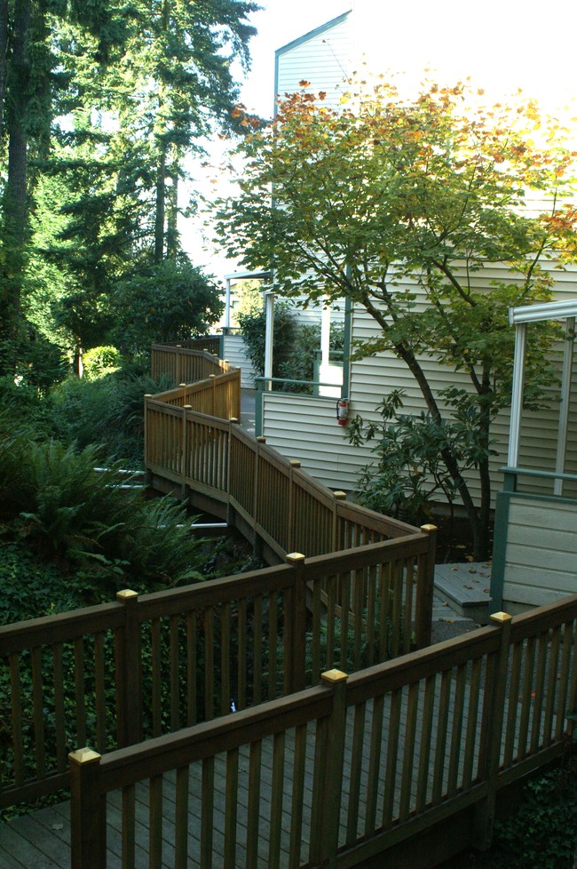 Creekside Place in Kirkland, WA - Building Photo - Other