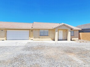 600 San Lorenzo St in Pahrump, NV - Building Photo - Building Photo