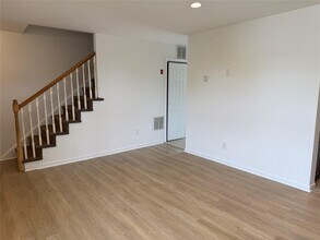 724 Silver Lake-Scotchtown Rd in Wallkill, NY - Building Photo - Building Photo