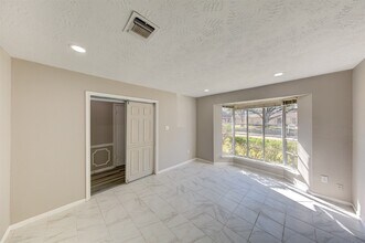 361 Dawn Hill Dr in Friendswood, TX - Building Photo - Building Photo