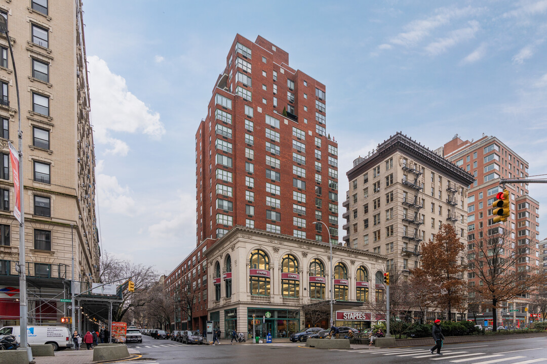 The Broadway in New York, NY - Building Photo