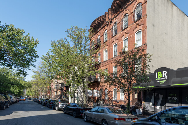 163 Rodney St in Brooklyn, NY - Foto de edificio - Building Photo