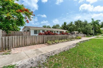 800 NE 24th St in Pompano Beach, FL - Building Photo - Building Photo