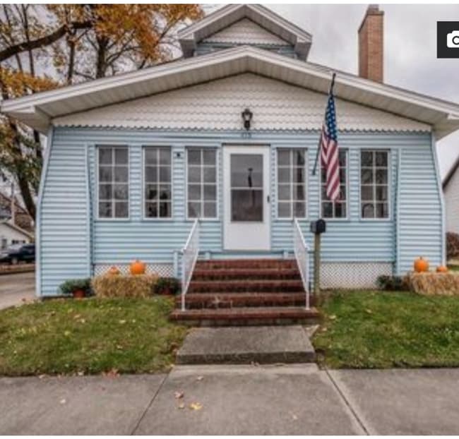 property at 415 W 3rd St