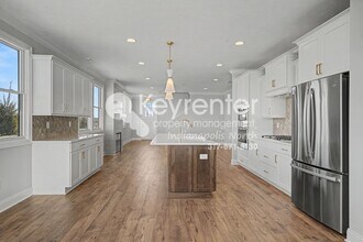 2406 North St in Westfield, IN - Building Photo - Building Photo