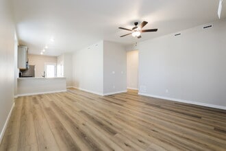 9468 Yampa St in Commerce City, CO - Foto de edificio - Building Photo