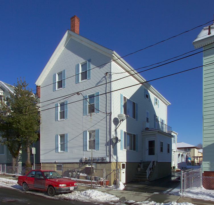 293 Davis St in Fall River, MA - Foto de edificio