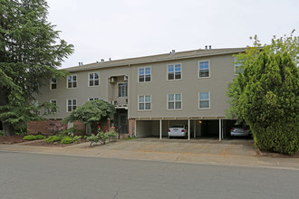 Land Park Apartments in Sacramento, CA - Building Photo - Building Photo