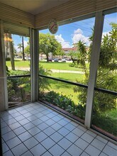 681 S Hollybrook Dr in Pembroke Pines, FL - Building Photo - Building Photo