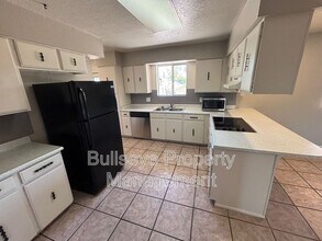 5322 W Caron St in Glendale, AZ - Building Photo - Building Photo