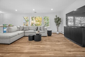 341 Millwood Rd in Chappaqua, NY - Building Photo - Building Photo