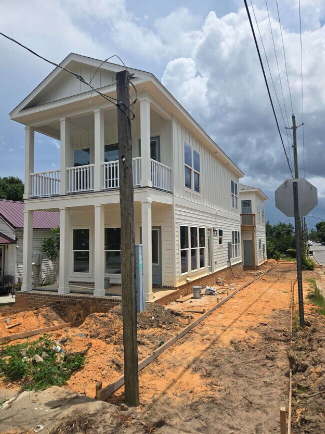 923 W Belmont St in Pensacola, FL - Building Photo - Building Photo
