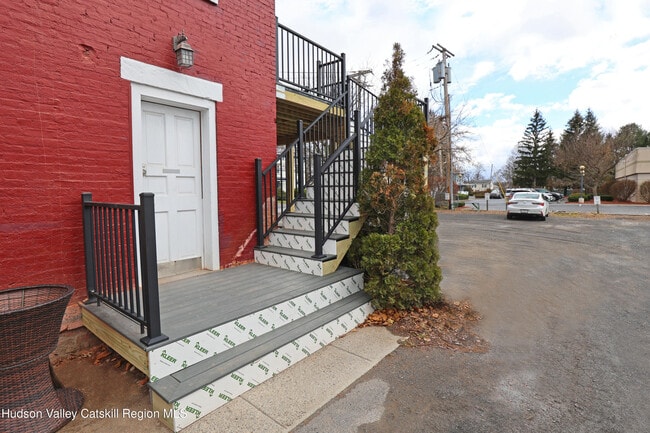 340 Main St in Saugerties, NY - Building Photo - Building Photo