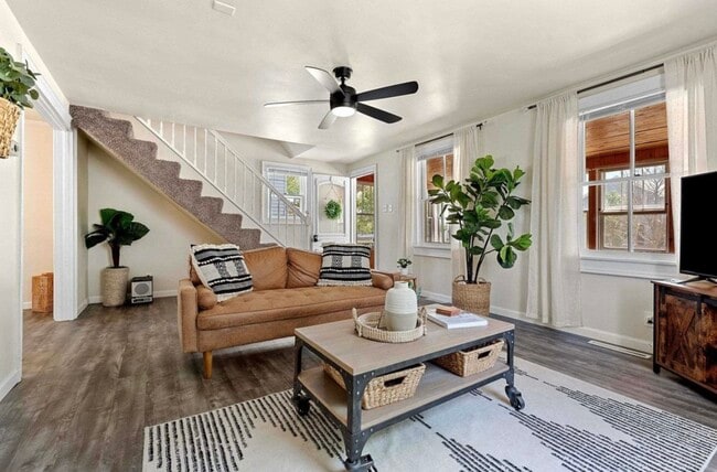 property at 532 W 5th Ave