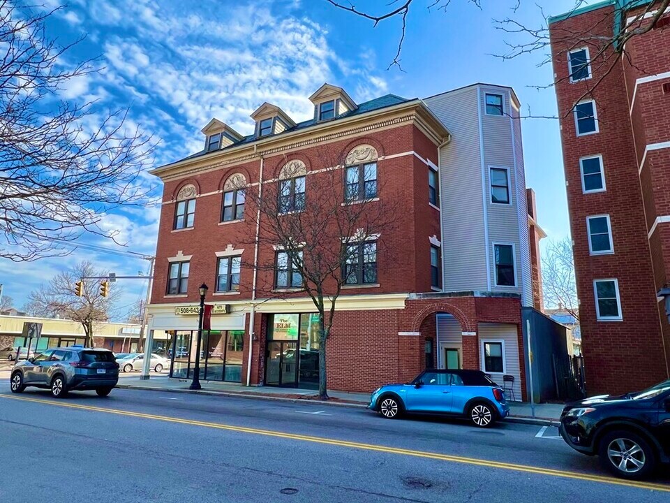 6 S Washington St-Unit -201 in North Attleborough, MA - Building Photo