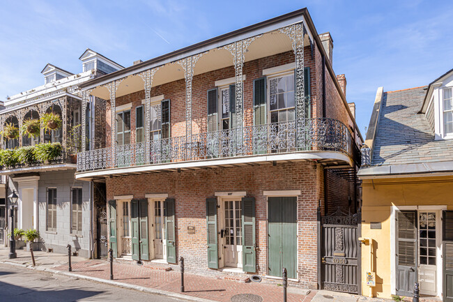 1027 Chartres St in New Orleans, LA - Foto de edificio - Building Photo