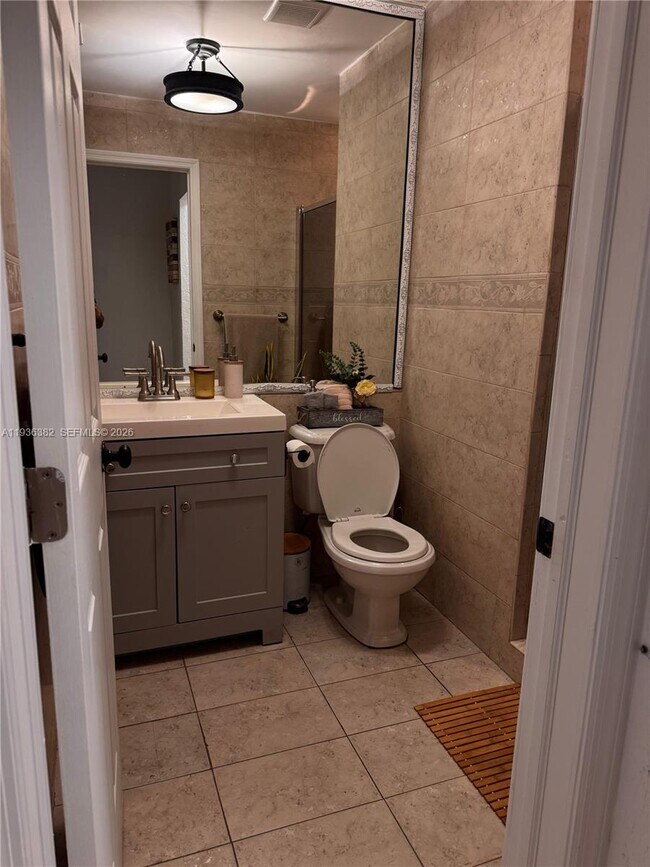 14944 SW 132 Ave in Miami, FL - Building Photo - Building Photo