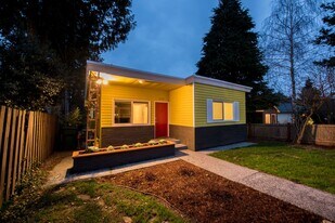 10039 Ashworth Ave N in Seattle, WA - Building Photo