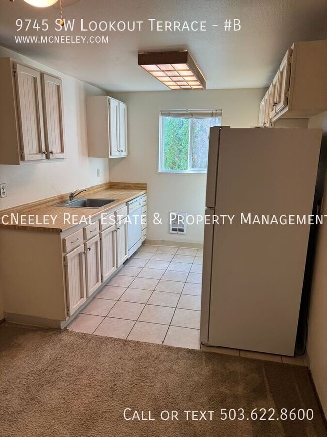 9745 SW Lookout Terrace in Beaverton, OR - Building Photo - Building Photo
