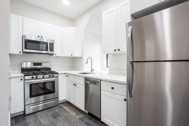 609 Massachusetts Ave, Unit R3