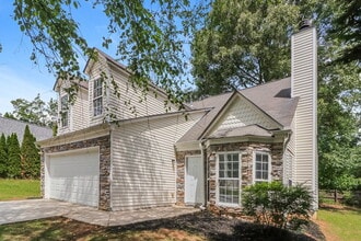 2540 Lake Royale Dr in Riverdale, GA - Foto de edificio - Building Photo