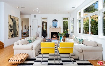 454 Sycamore Rd in Santa Monica, CA - Building Photo - Building Photo