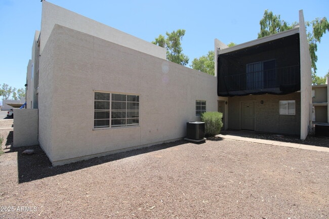2807 E Paradise Ln in Phoenix, AZ - Building Photo - Building Photo