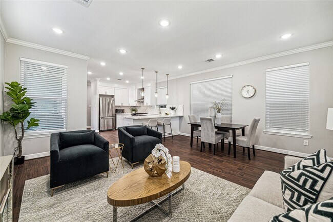 4908 McKinney St in Houston, TX - Foto de edificio - Building Photo