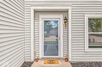 7928 States Bend Dr in Indianapolis, IN - Building Photo - Building Photo