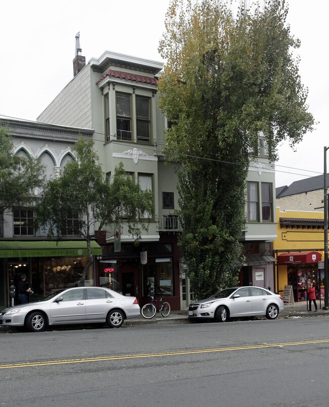 558 Castro St