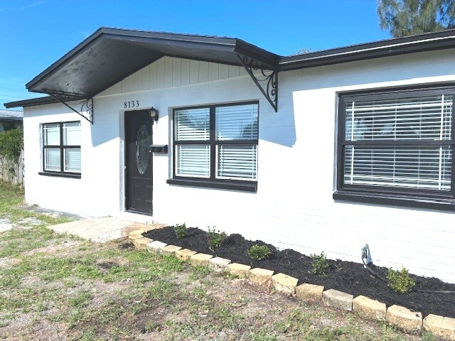 8133 65th Way N in Pinellas Park, FL - Building Photo