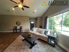 8862 M J Dr in Manhattan, KS - Building Photo - Building Photo