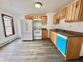 17 School St, Unit C in Chatham, NY - Building Photo