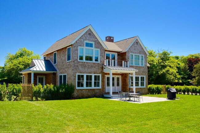 23 Gansett Ln in Amagansett, NY - Building Photo - Building Photo