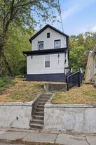 1041 Market St in Zanesville, OH - Building Photo