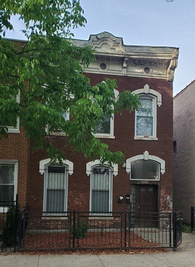 property at 1333 N Wicker Park Ave