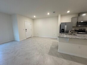 428 Preston Cv Dr-Unit -428 Preston Cove Dr, St Cloud, FL 34771 in St. Cloud, FL - Building Photo - Building Photo