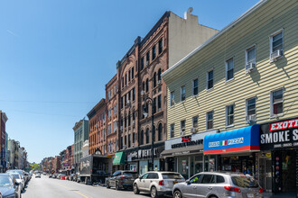 739 Manhattan Ave in Brooklyn, NY - Building Photo - Building Photo