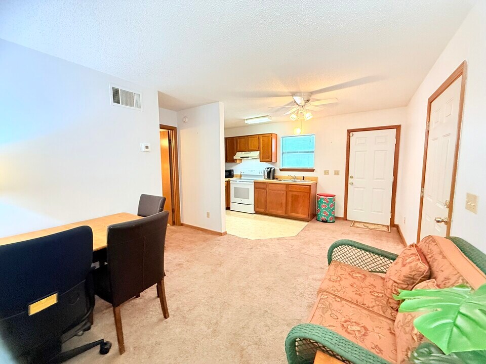 219 Broadmoor Rd in Lake Mary, FL - Building Photo