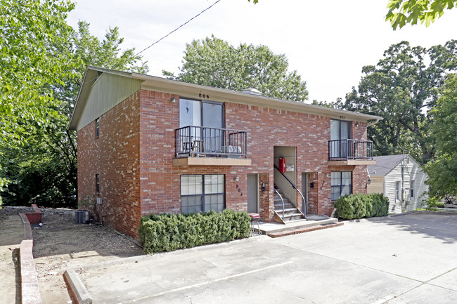 800-806 W Berry St in Fayetteville, AR - Building Photo - Building Photo